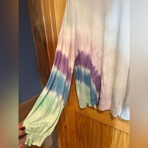 Crown & Ivy flared long sleeve shirt 
XLG